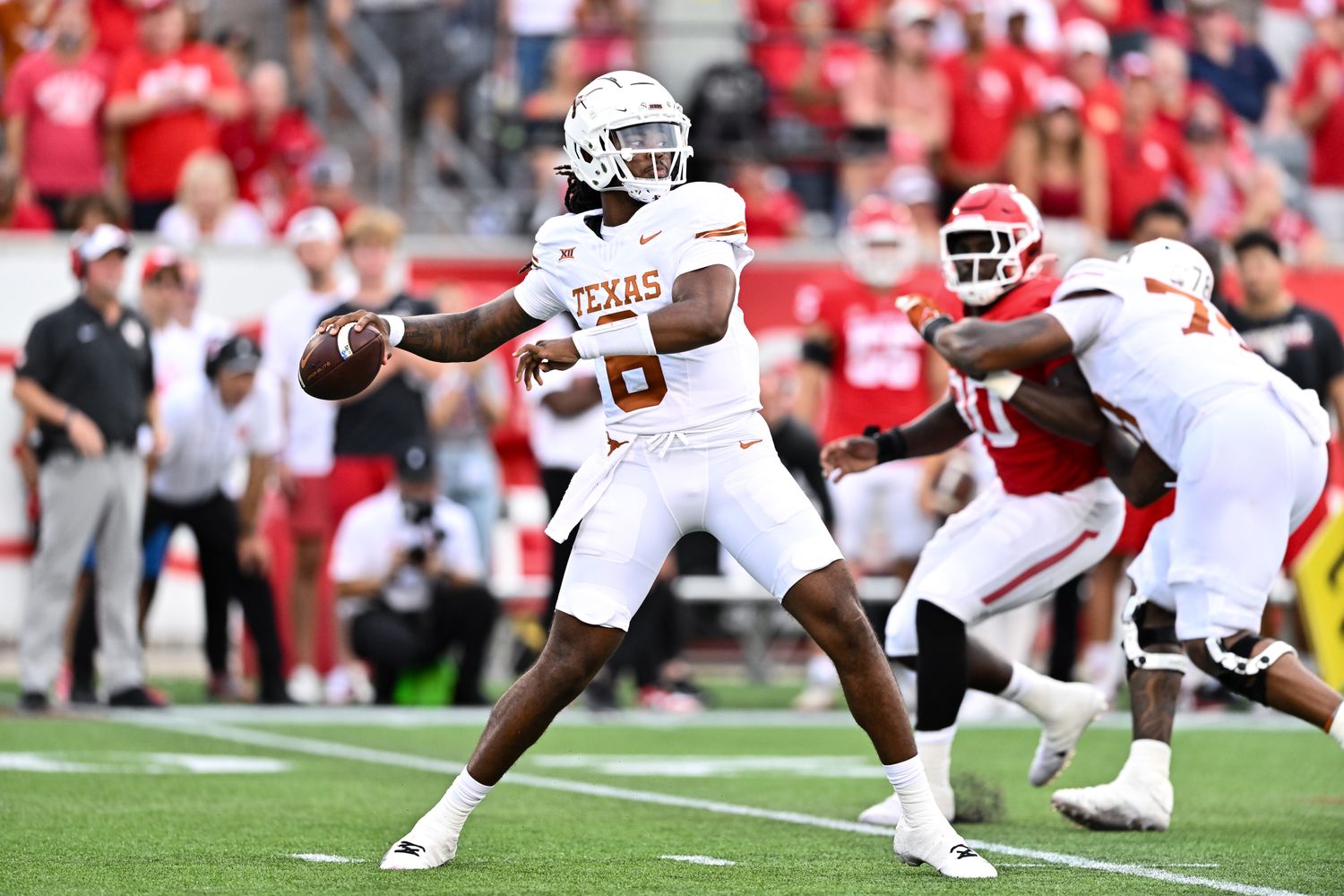 Texas Longhorns quarterback Maalik Murphy (6) looks to pass the ball during the third quarter against the Houston Cougars at TDECU Stadium.